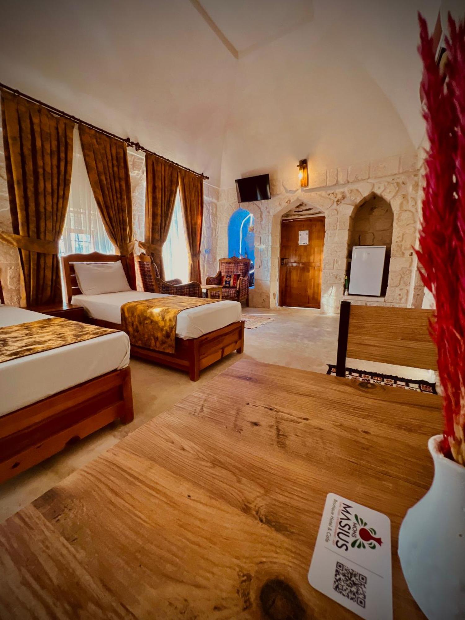 Mons Masius Hotel Teras Midyat Eksteriør billede
