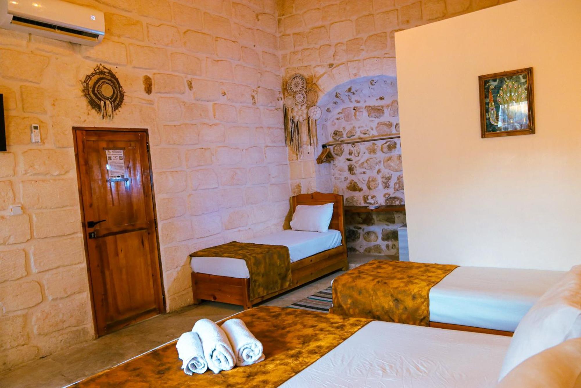 Mons Masius Hotel Teras Midyat Eksteriør billede