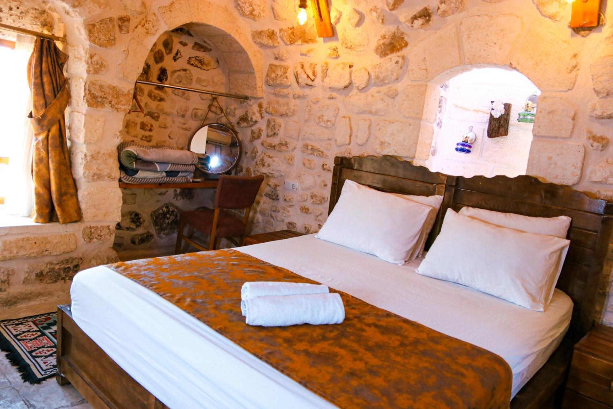 Mons Masius Hotel Teras Midyat Eksteriør billede
