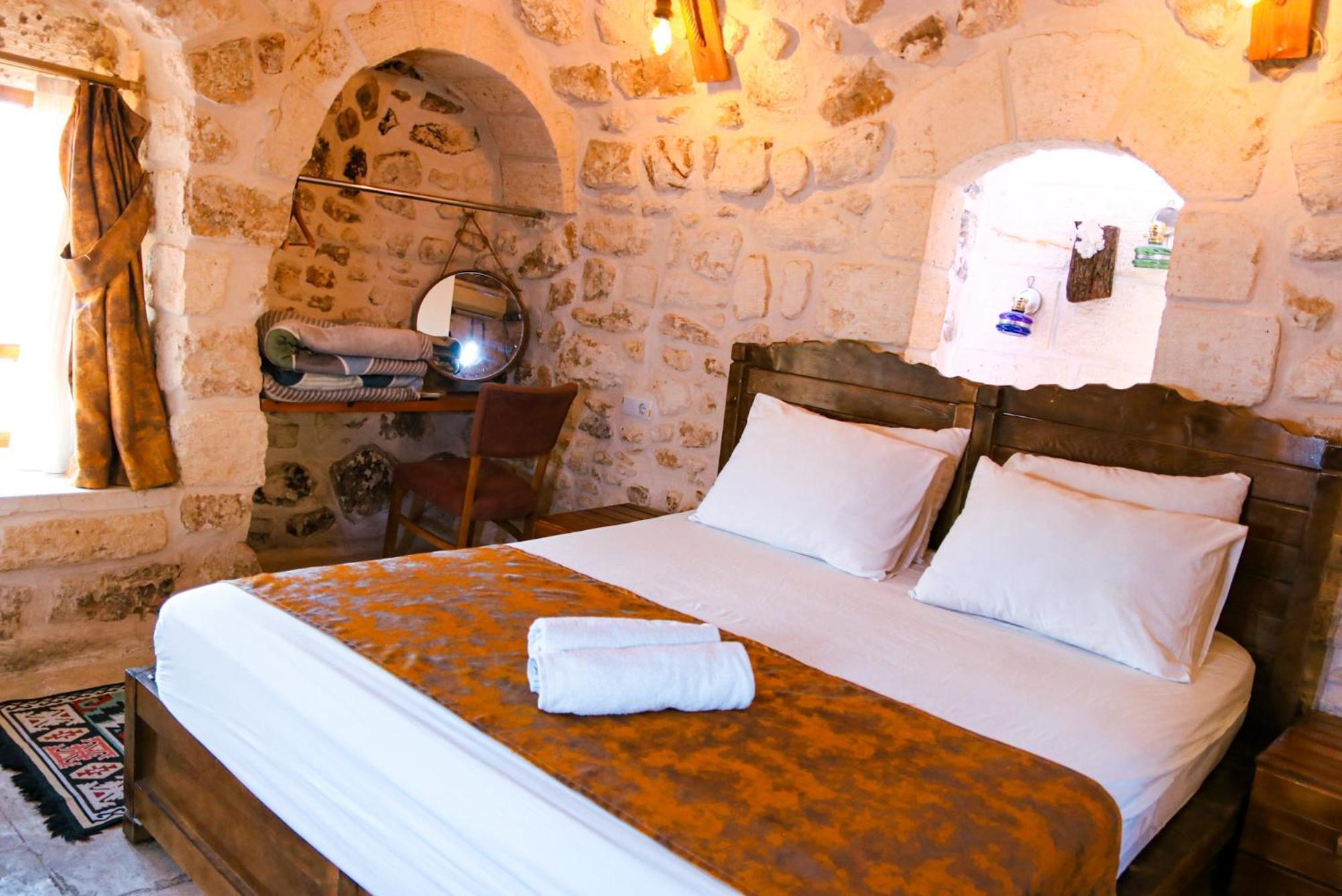 Mons Masius Hotel Teras Midyat Eksteriør billede