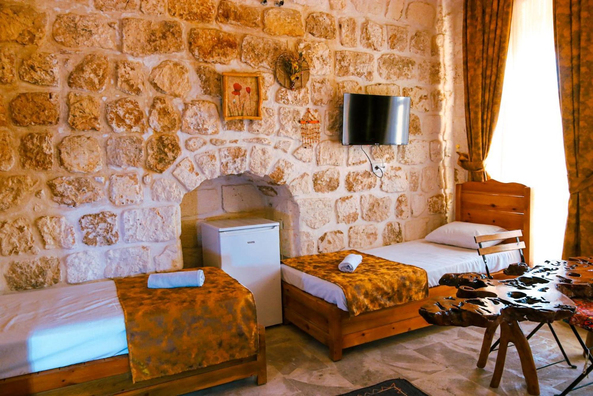 Mons Masius Hotel Teras Midyat Eksteriør billede