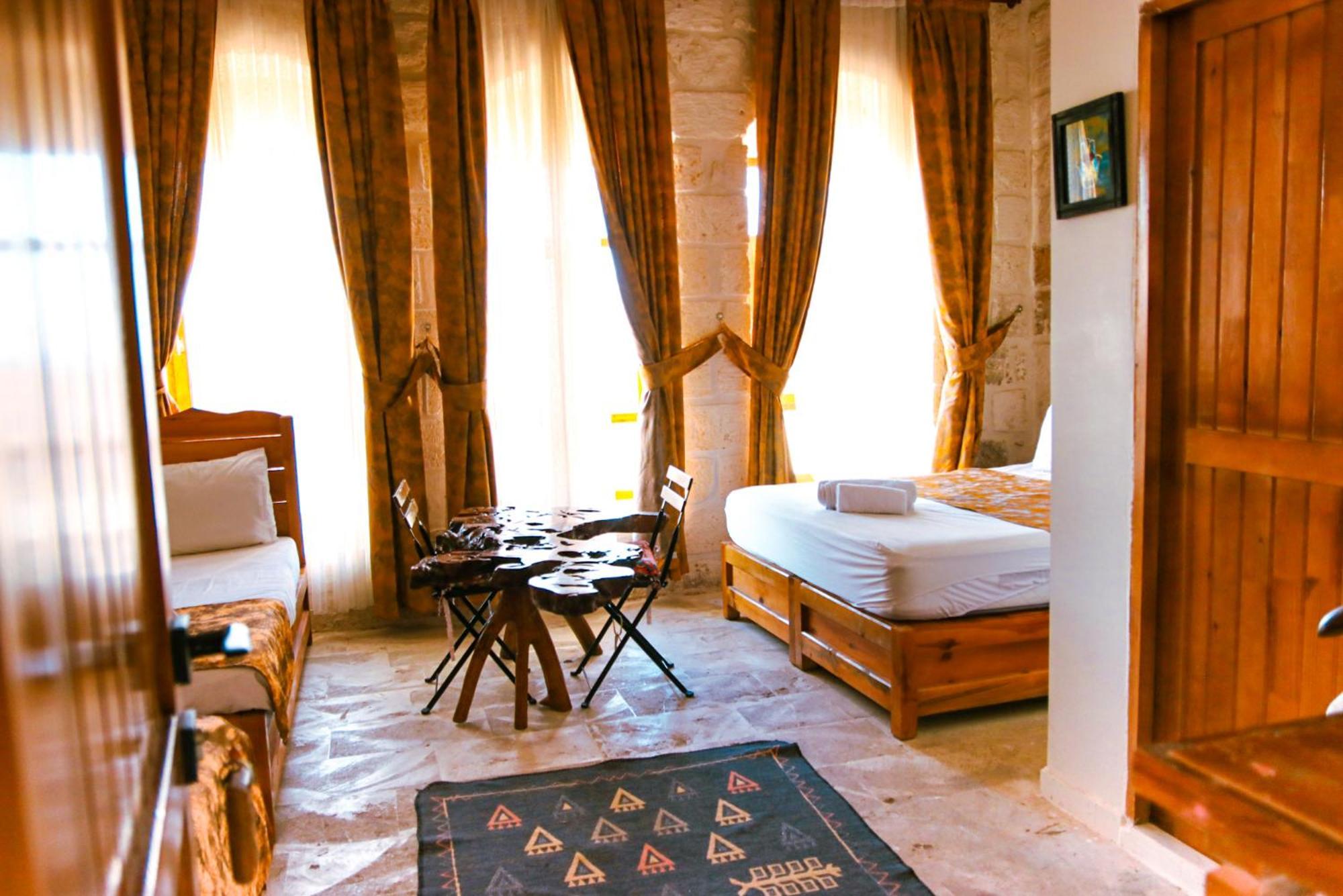 Mons Masius Hotel Teras Midyat Eksteriør billede