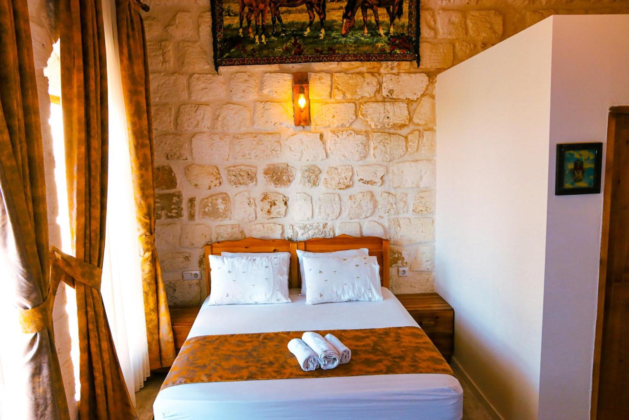 Mons Masius Hotel Teras Midyat Eksteriør billede