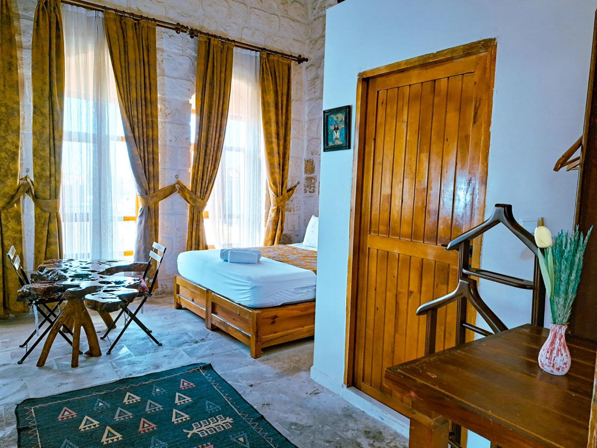 Mons Masius Hotel Teras Midyat Eksteriør billede